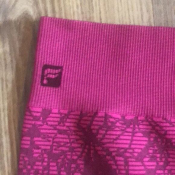 FABLETICS SEAMLESS PRINTED CAPRI LEGGING FUSCHIA WITH FLORAL COMPRESSION SIZE M? - Picture 7 of 7
